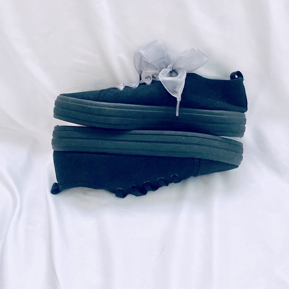 NWOT Sole Mates black, canvas sneakers. Size L 8/9 - Picture 2 of 7